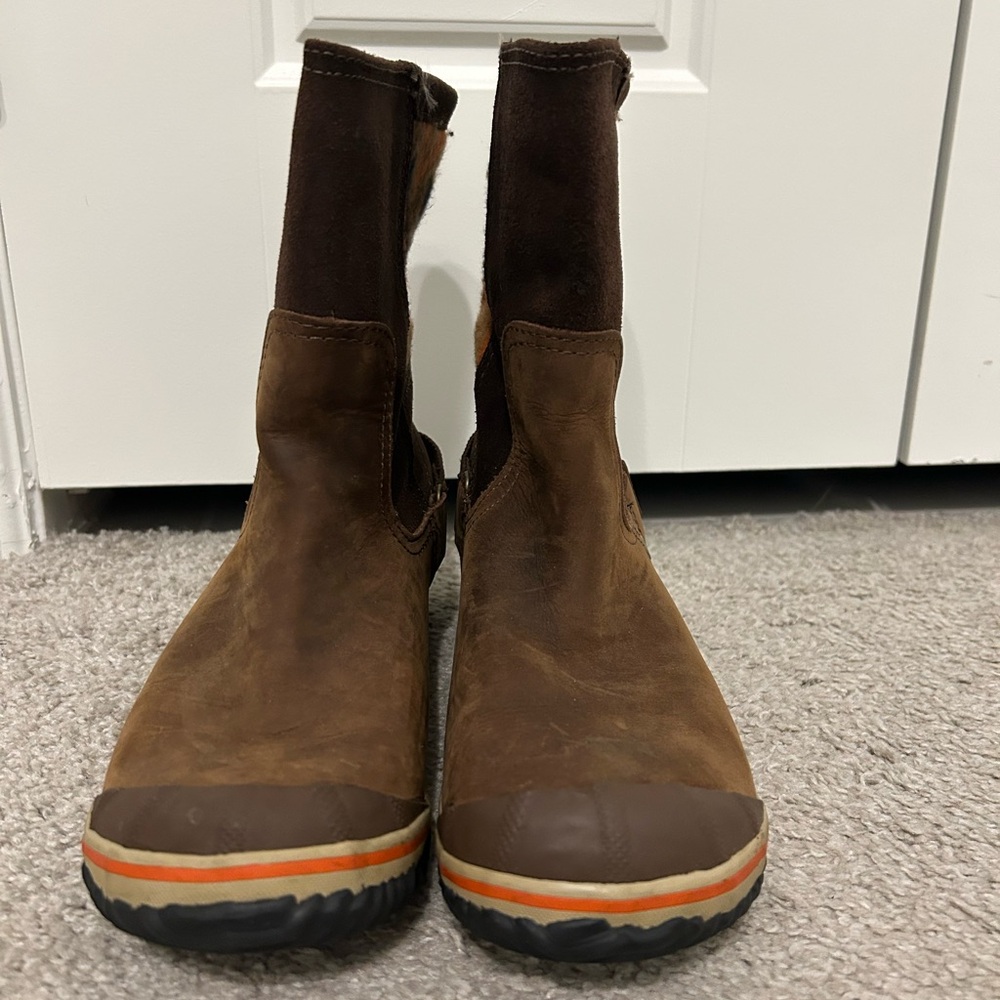 Sorel boots - Picture 4 of 6